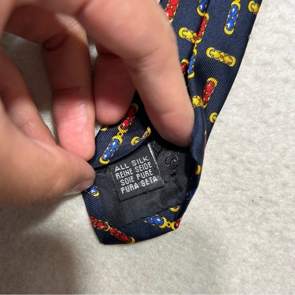 BURBERRY Vintage Silk Printed Tie - Picture 4 of 8